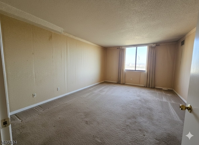 Harmon Cove Towers - Residential