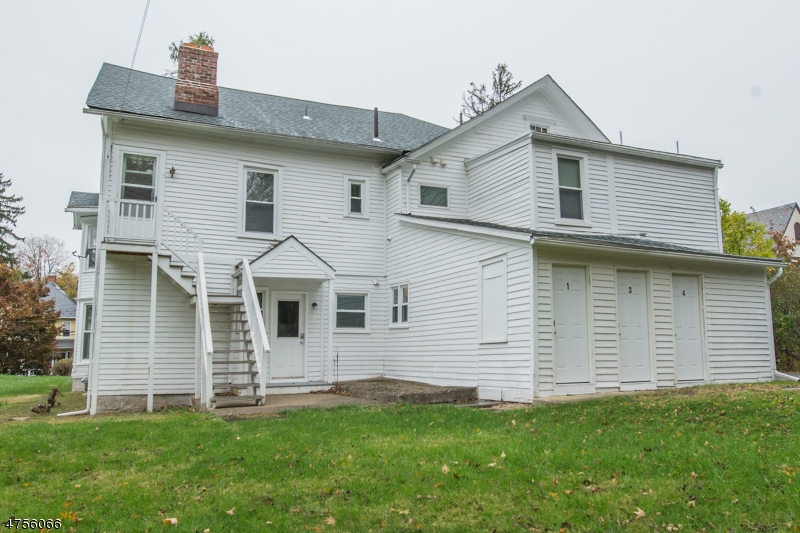 CLOSE TO TOWN - Residential Lease