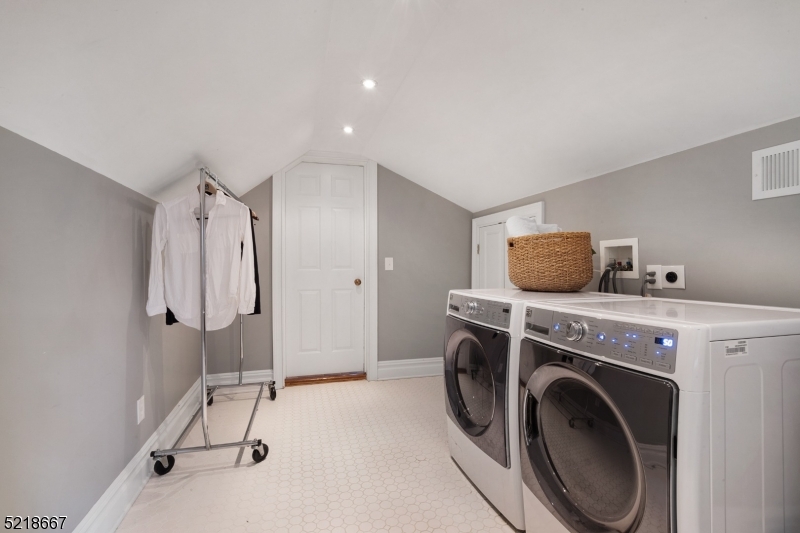 New Vernon - Residential