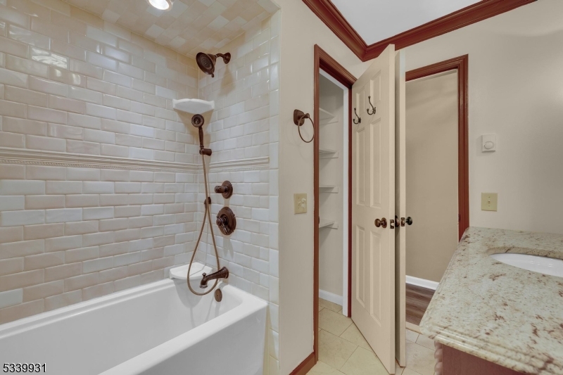 Washington Border - Residential