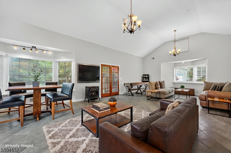 SLEEPY HOLLOW AREA - Residential