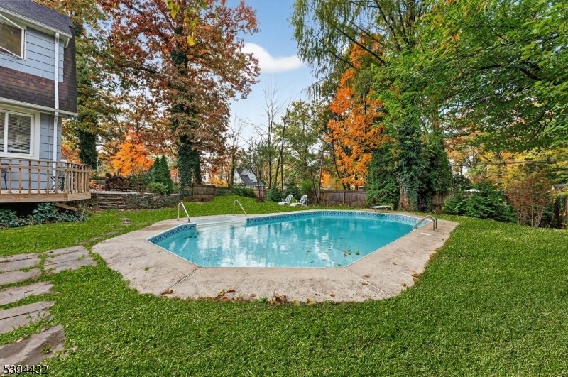 SLEEPY HOLLOW AREA - Residential