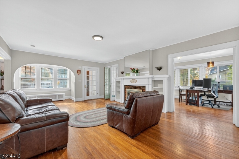 SLEEPY HOLLOW AREA - Residential