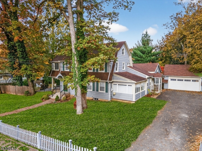 SLEEPY HOLLOW AREA - Residential