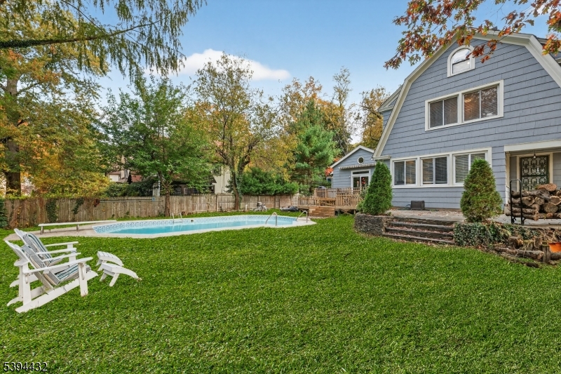 SLEEPY HOLLOW AREA - Residential