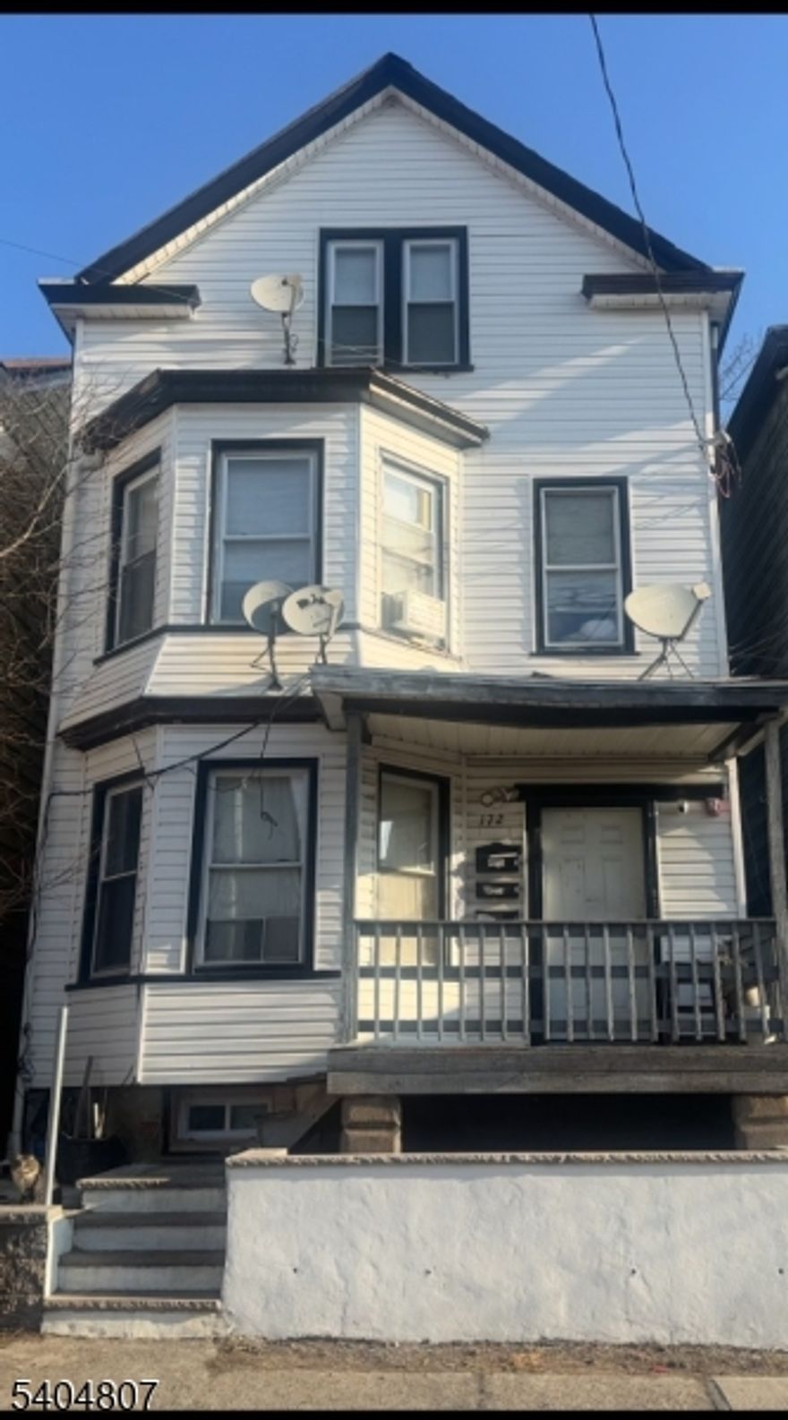 Welcome to 172 Jasper Street, a solid opportunity in the heart of Paterson. This property offers a functional layout with great potential for homeowners or investors alike. Conveniently located near major highways, shopping, schools, and public transportation, making daily life easy and accessible. Whether you're looking to move in or add value, this one is definitely worth a look. Schedule your private showing today this won't stay quiet for long.