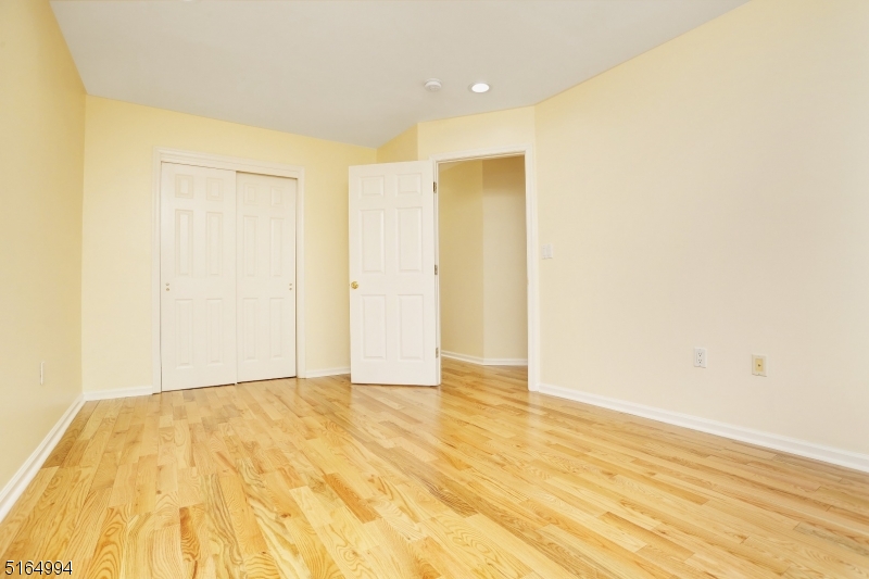 Mazdabrook - Residential Lease