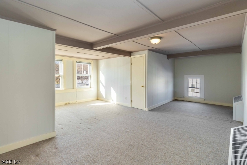 CENTRAL BUSINESS DISTRICT - Commercial Lease