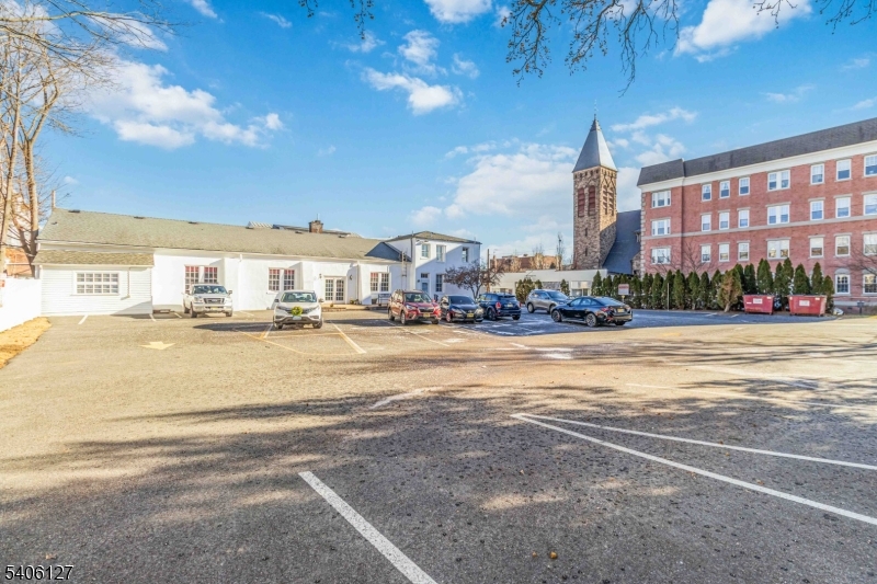 CENTRAL BUSINESS DISTRICT - Commercial Lease