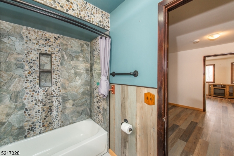 GREAT GORGE VILLAGE - Residential Lease