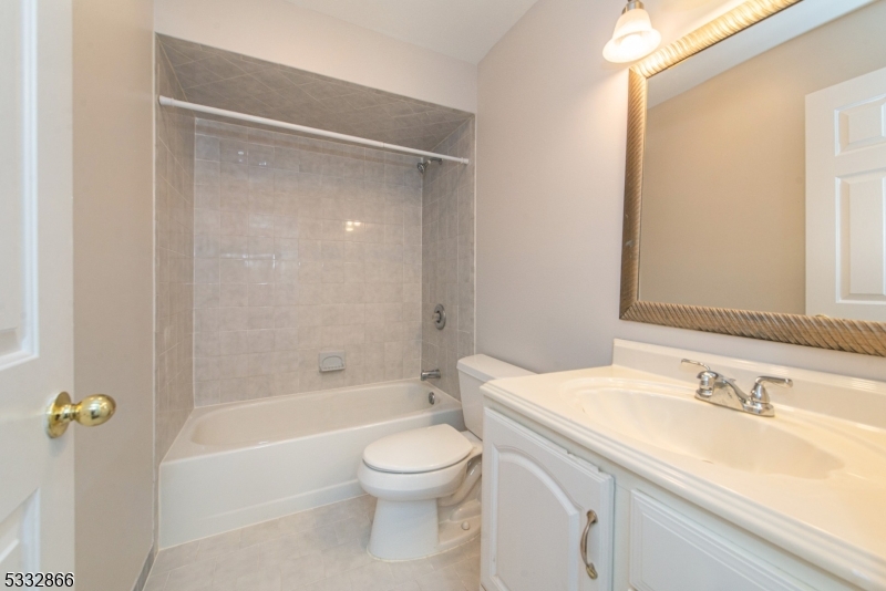 Montville Chase - Residential Lease