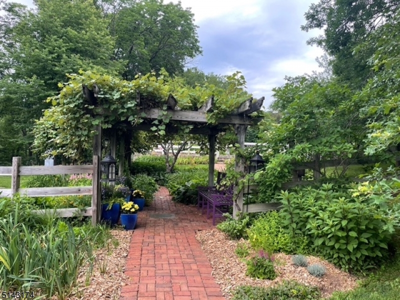 New Vernon - Residential