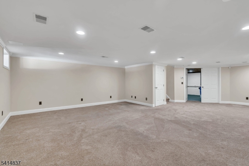 SQUAW BROOK RUN - Residential