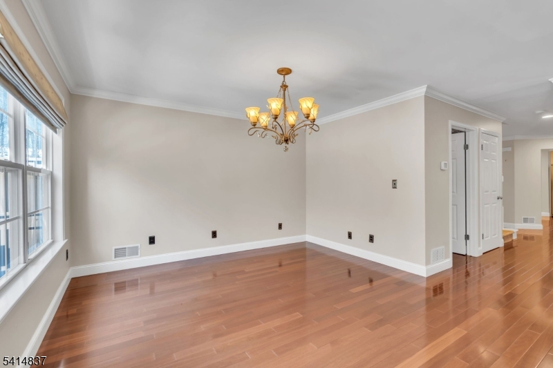 SQUAW BROOK RUN - Residential