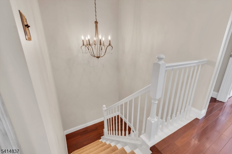 SQUAW BROOK RUN - Residential