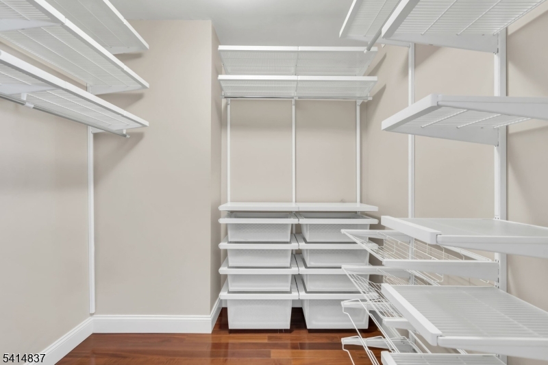 SQUAW BROOK RUN - Residential