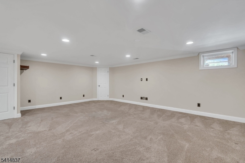 SQUAW BROOK RUN - Residential