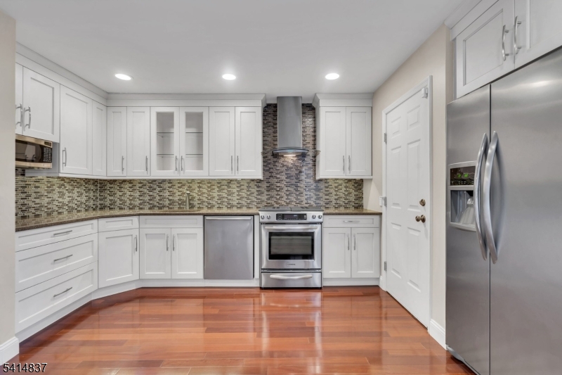 SQUAW BROOK RUN - Residential