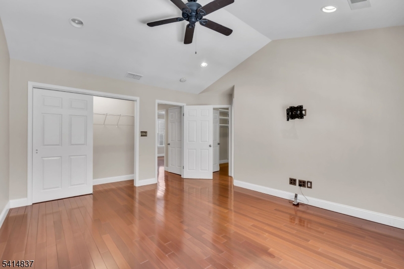 SQUAW BROOK RUN - Residential