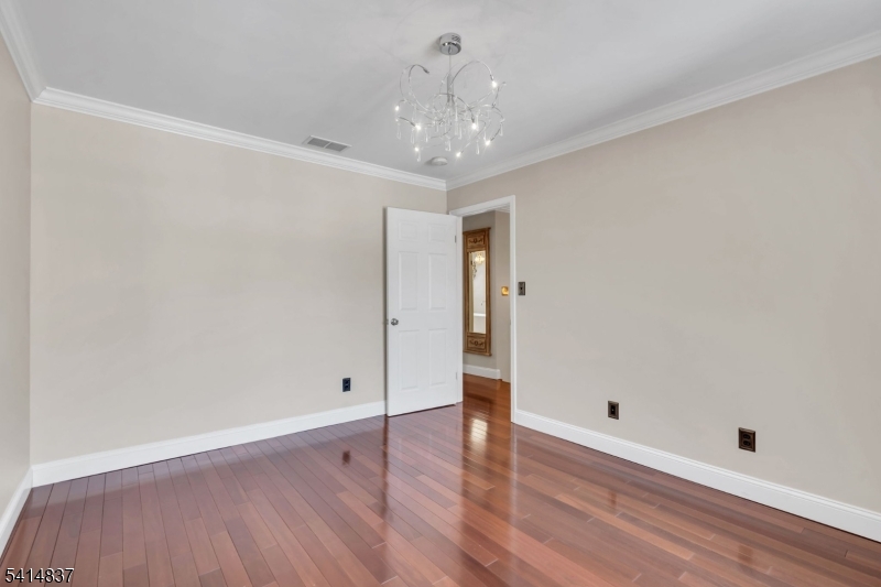 SQUAW BROOK RUN - Residential