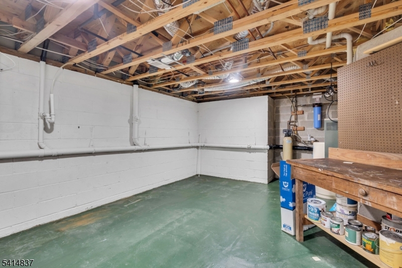 SQUAW BROOK RUN - Residential