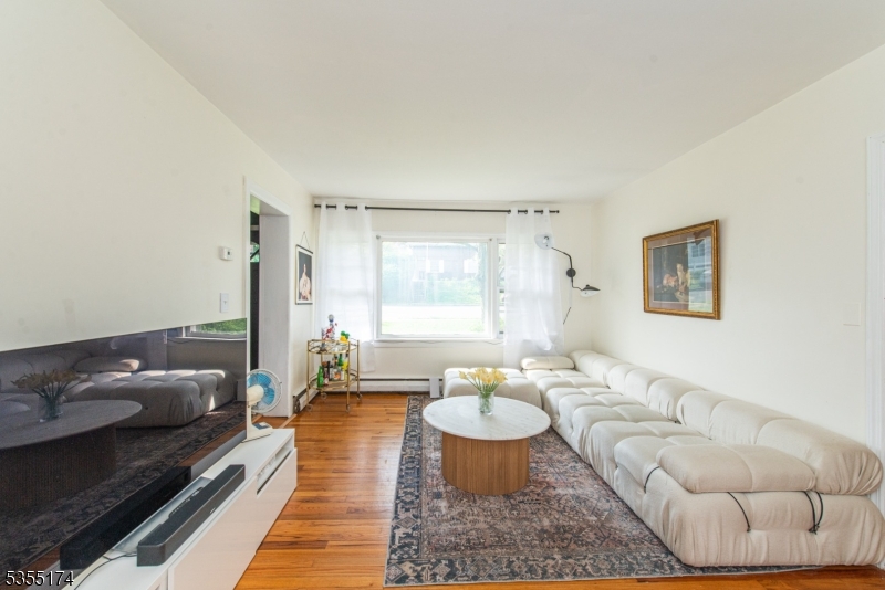 127 Hudson Ave