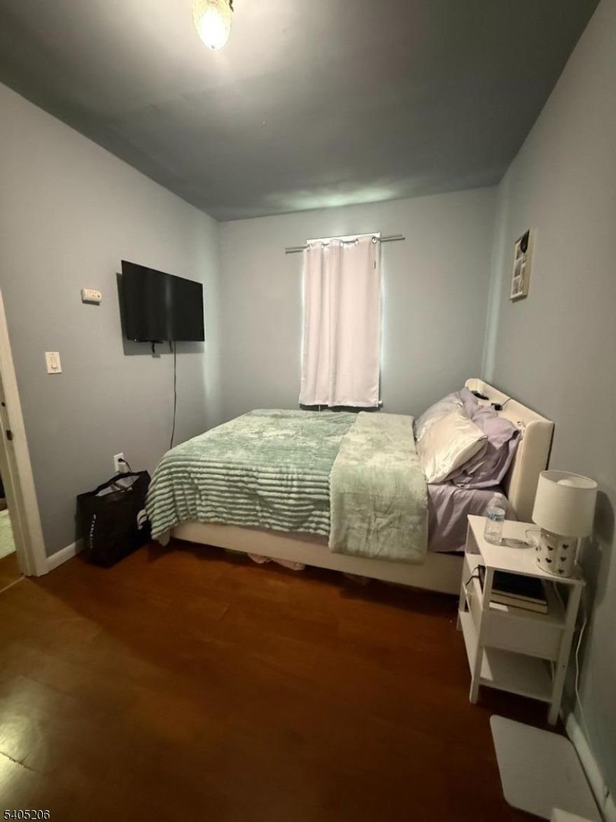 Welcome home to this spacious 1 bedroom apartment. This unit has an updated kitchen with newer appliances. The bathroom has a full size tub and has been updated with new vanity and toilet. The living room is spacious and inviting to the large bedroom. There are multiple entrances from the front and back, as well as deck access for outdoor entertaining. Exclusive driveway parking, 1 spot only.