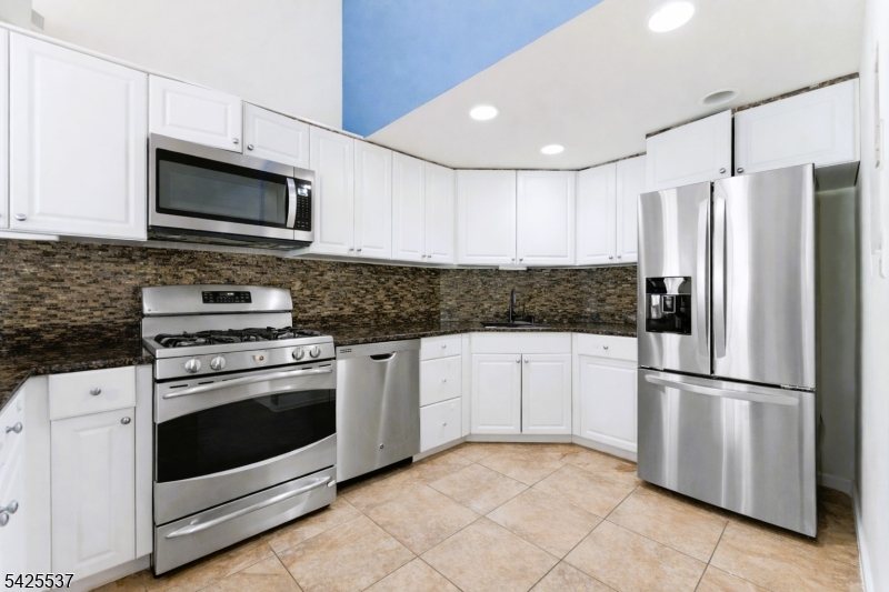 Condo/Coop/Townhouse - Residential