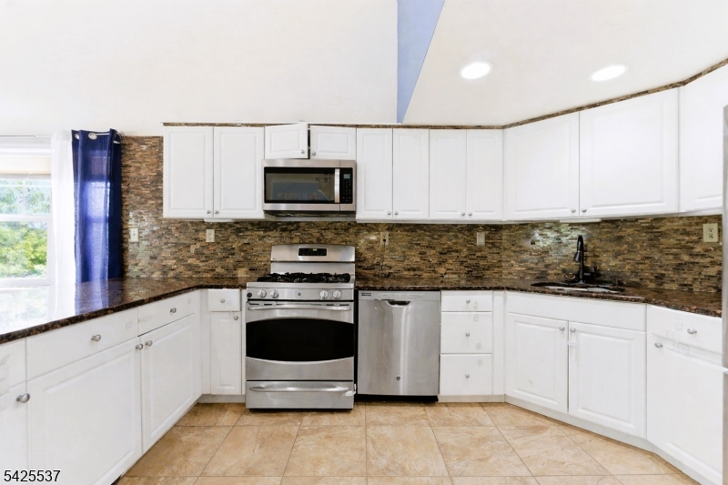 Condo/Coop/Townhouse - Residential