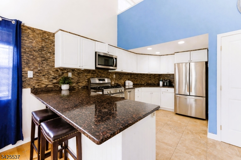 Condo/Coop/Townhouse - Residential