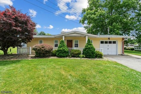 604 Lynda Rd, Lopatcong Twp., NJ 08865 - #: 3908498