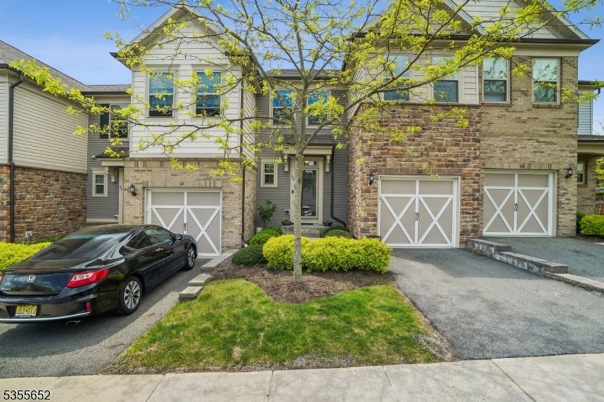 Welcome to this 2 bedroom Condo in this preferred Randolph neighborhood. Offers 2 spacious bedrooms, 2.5 baths, hardwood floors and an eat-in-kitchen. Features an attached garage and is ideally located near top-rated schools, major highways, shopping and recreation. Enjoy the perfect balance of comfort, convenience, and community in Kensington Square.