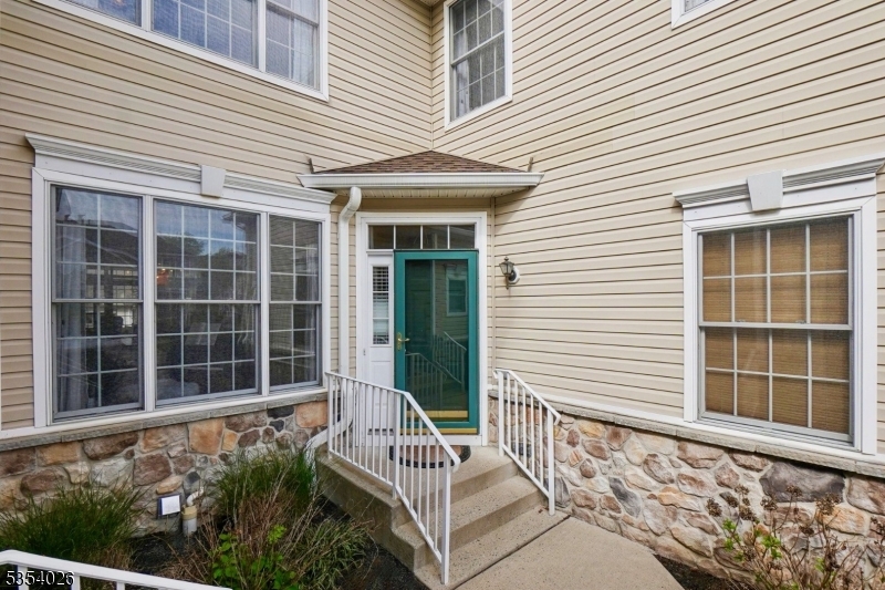 8 Boland Dr