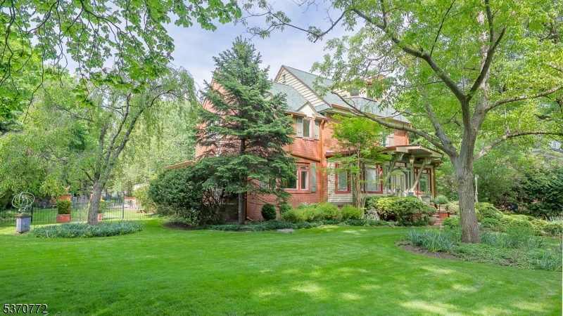 Montrose - Residential