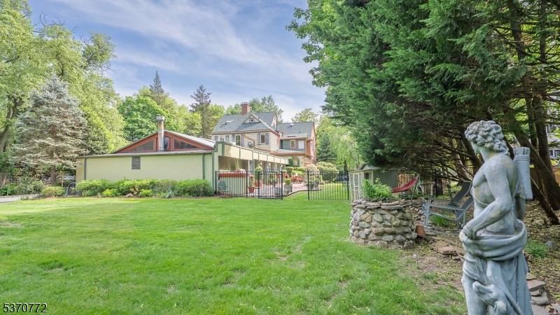 Montrose - Residential