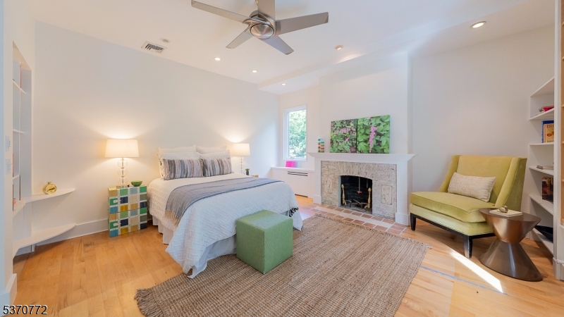 Montrose - Residential