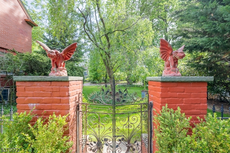 Montrose - Residential