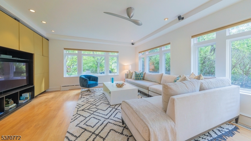 Montrose - Residential