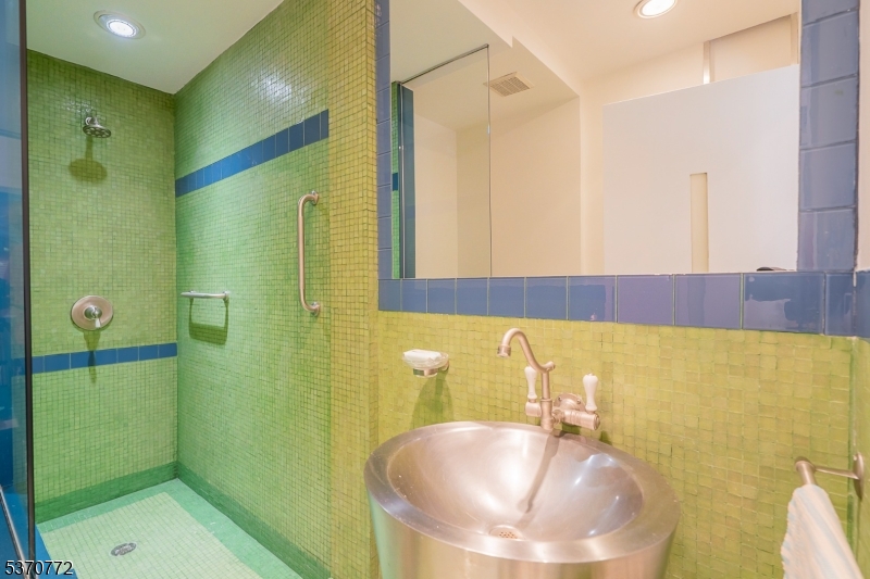 Montrose - Residential