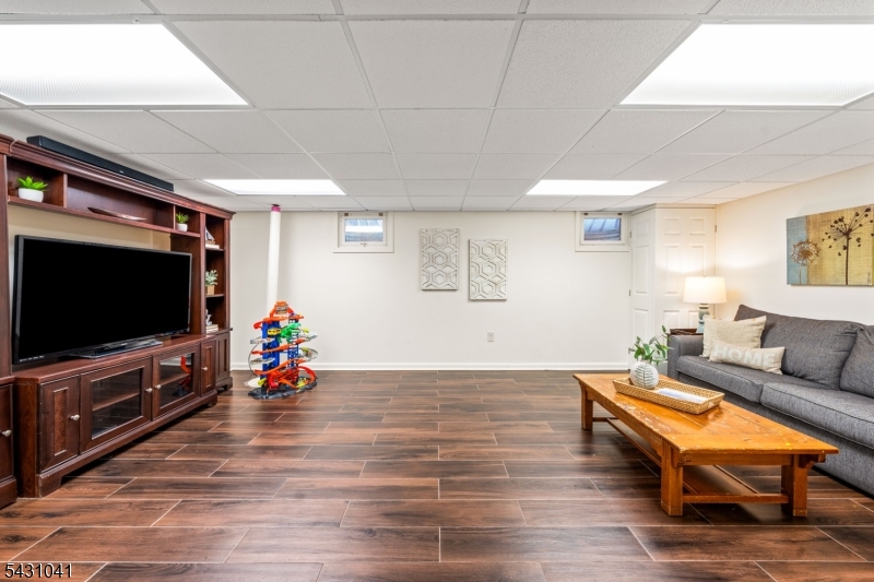 Brookside Sqaure - Residential