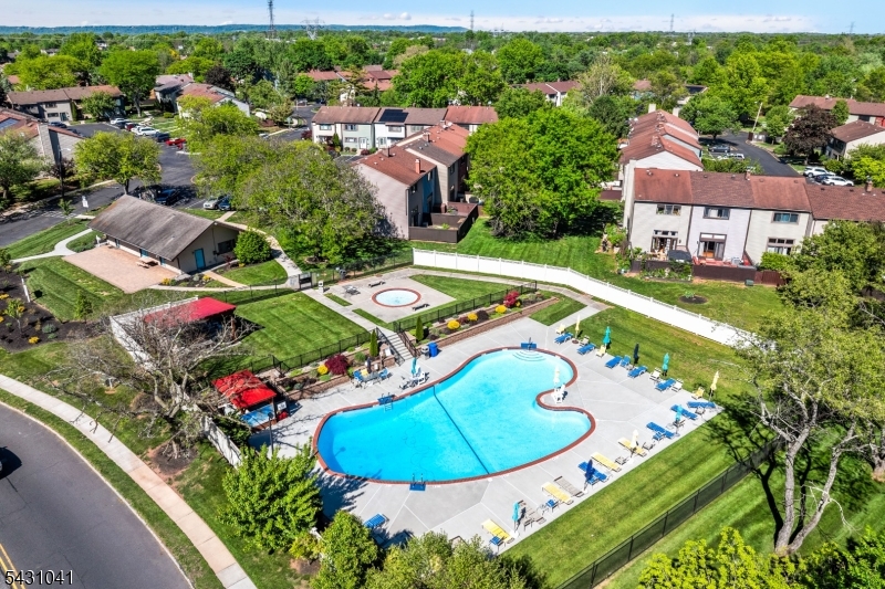 Brookside Sqaure - Residential