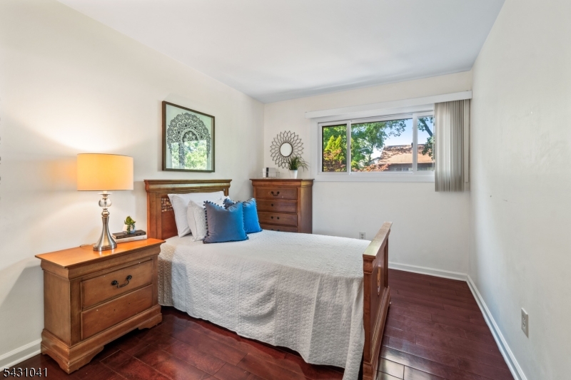 Brookside Sqaure - Residential