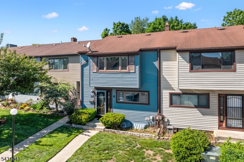 Brookside Sqaure - Residential