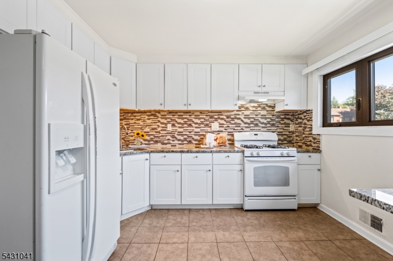 Brookside Sqaure - Residential