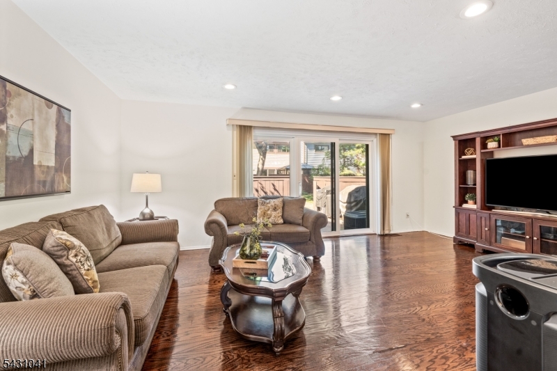 Brookside Sqaure - Residential