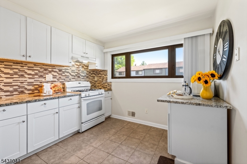 Brookside Sqaure - Residential