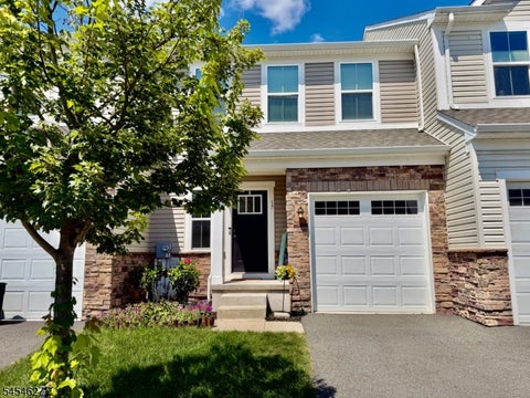 MLS: 4047696