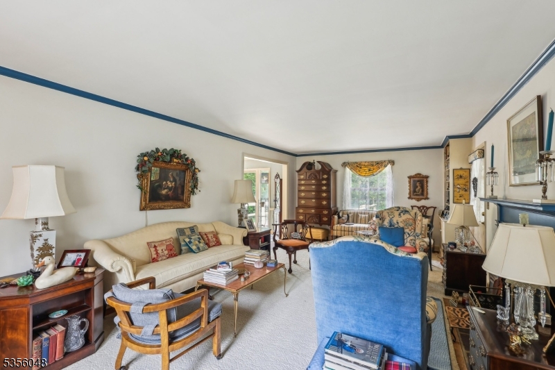 53 Sunset Dr