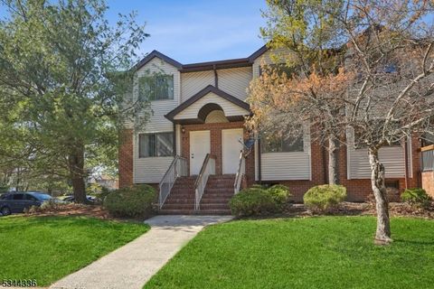 4002 Birchwood Ct, North Brunswick Twp., NJ 08902 - MLS#: 3951916