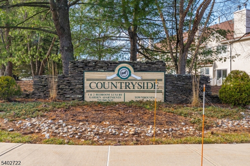 COUNTRYSIDE - Residential